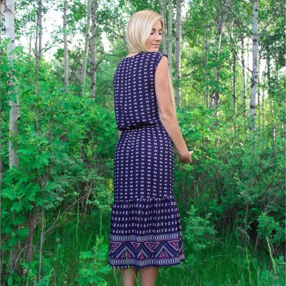 Blue Printed Sleeveless Maxi Dress - Picture 3 of 5